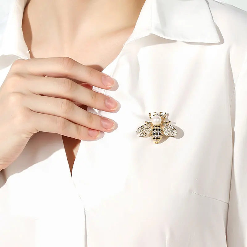 Designer Insect Series -Delicate Crystal Rhinestone Bee Pin Brooch Jewelry