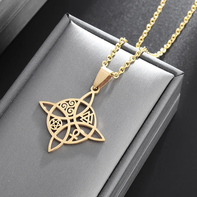 Chic Magnetic Heart Necklace: A Stylish Gift for Women - Featuring Adorable 4-Leaf Clover Design