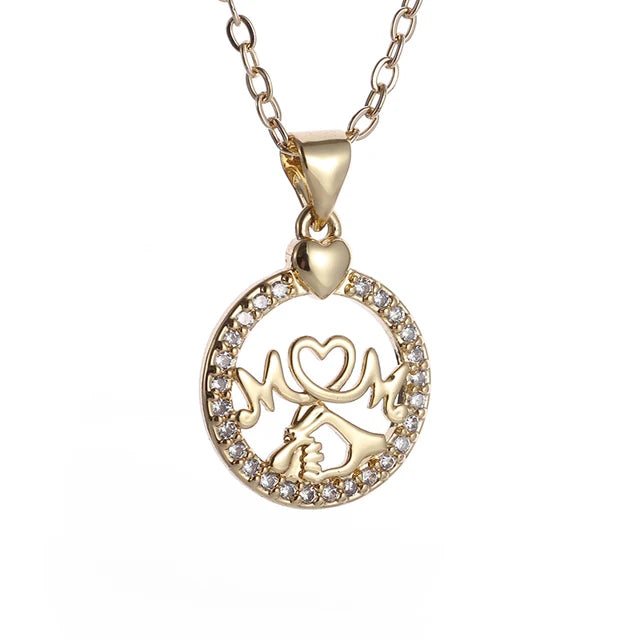 Chic Magnetic Heart Necklace: A Stylish Gift for Women - Featuring Adorable 4-Leaf Clover Design