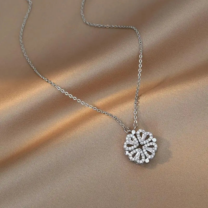 Chic Magnetic Heart Necklace: A Stylish Gift for Women - Featuring Adorable 4-Leaf Clover Design