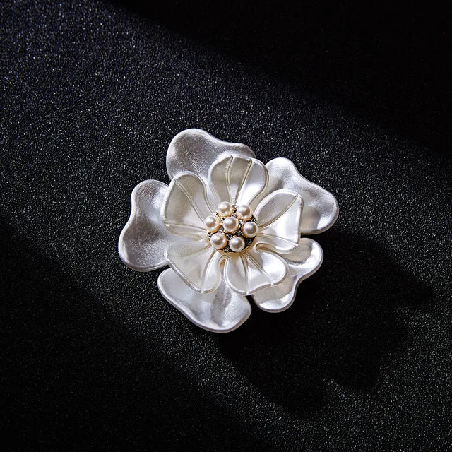 Elegant Pearl Rhinestone Baroque Imitation Wreath Butterfly Cirle Leaf Brooch for Women