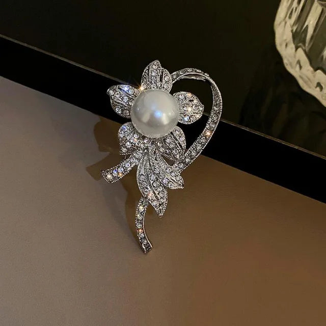 Elegant Pearl Rhinestone Baroque Imitation Wreath Butterfly Cirle Leaf Brooch for Women